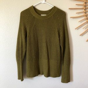 Universal thread crewneck sweater